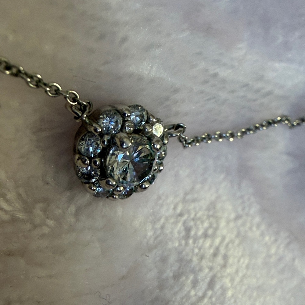 Dazzling Clear Crystal Cluster Silver Toned Pendant Necklace - Picture 8 of 9